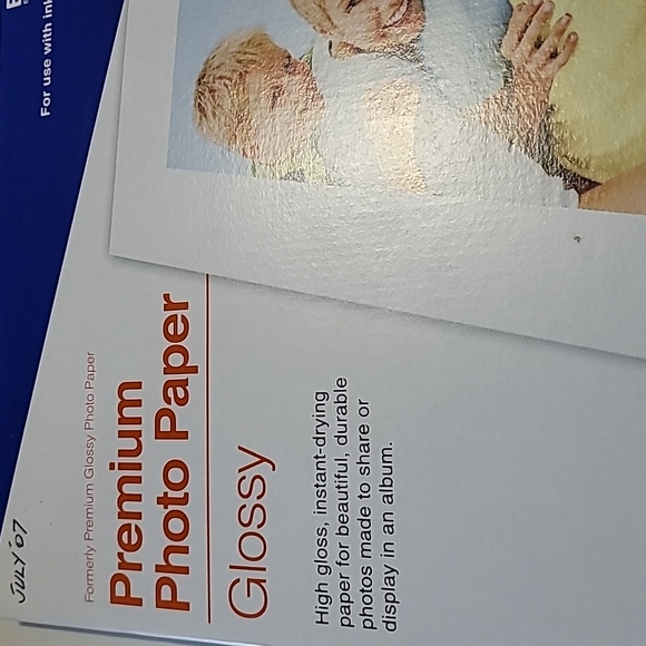 Brand new, never opened. Epson Premium Glossy Paper, premium photo paper pack - Picture 2 of 8